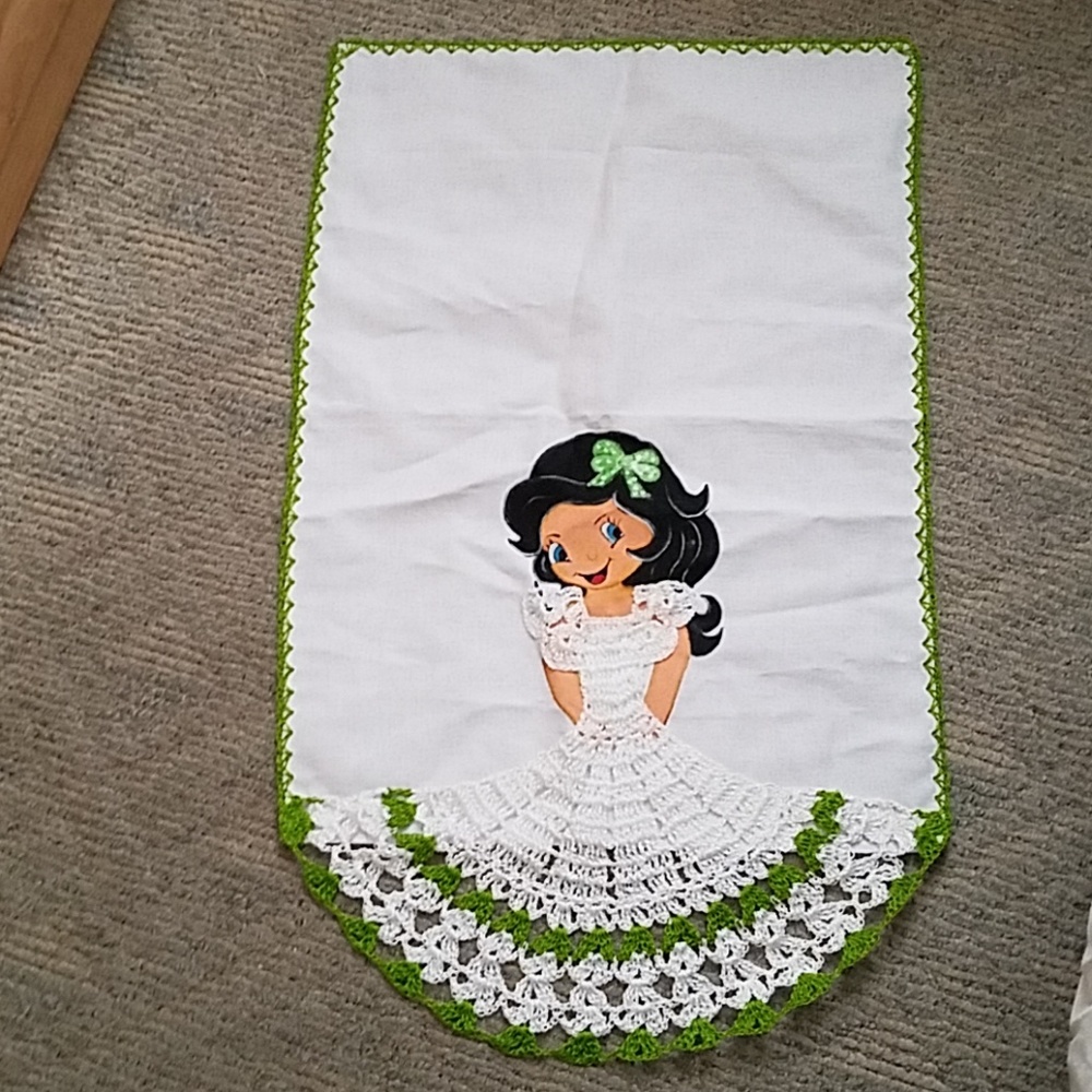 Handmade Painted Crocheted Table Runner Doilie